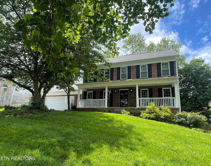 1325 Wenlock Rd, Knoxville, TN 37922