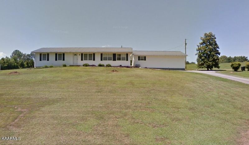 1326 Meadow Rd, Greenback, TN 37742