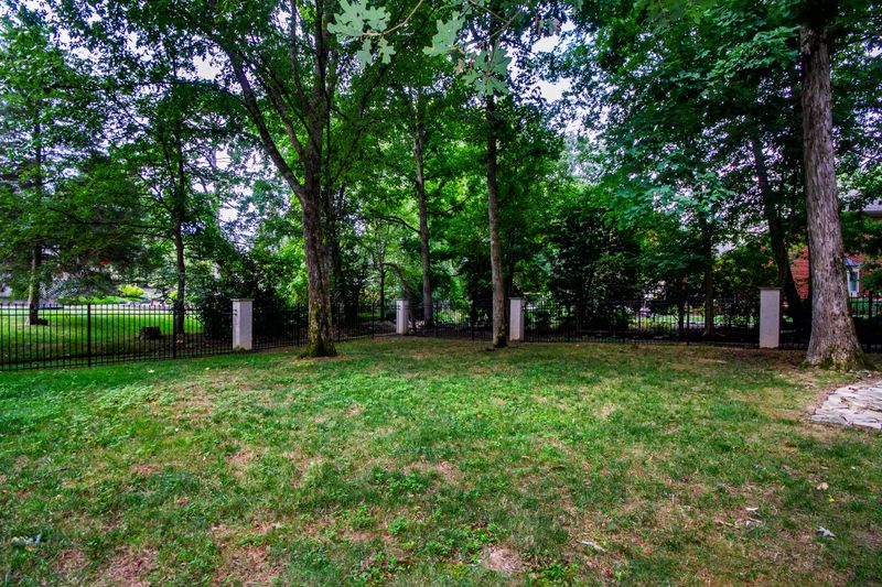 1326 Waterside Ln, Knoxville, TN 37922
