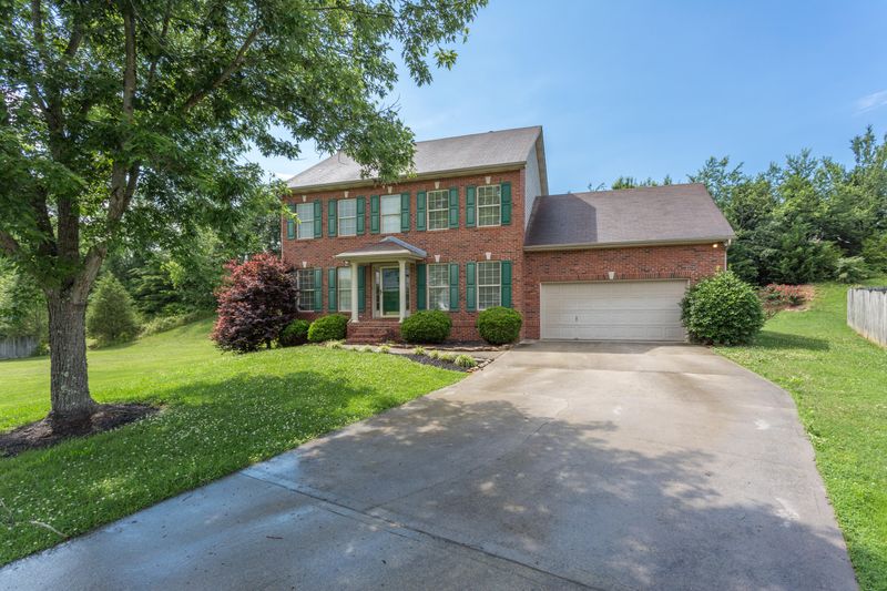 1327 Wineberry Rd, Powell, TN 37849
