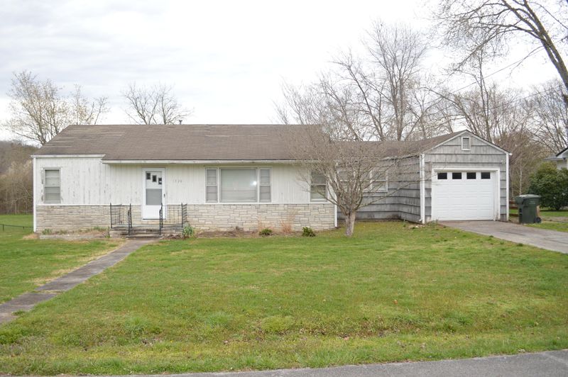1328 Bluegrass Rd, Sevierville, TN 37862