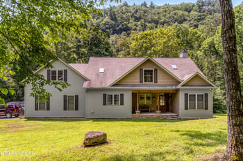 1328 E Millers Cove Rd, Walland, TN 37886