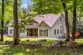 1328 E Millers Cove Rd, Walland, TN 37886