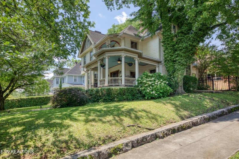 1329 Armstrong Ave, Knoxville, TN 37917