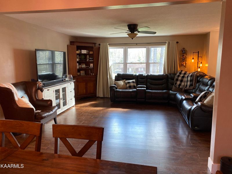 1329 River Bend Dr, Kingston, TN 37763