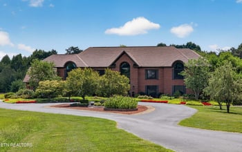 1329 W Hunt Rd, Maryville, TN 37801