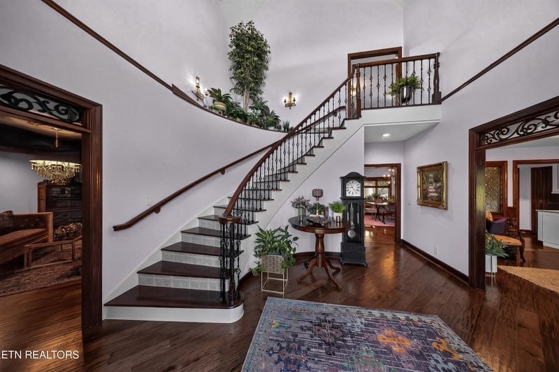 1329 W Hunt Rd, Maryville, TN 37801