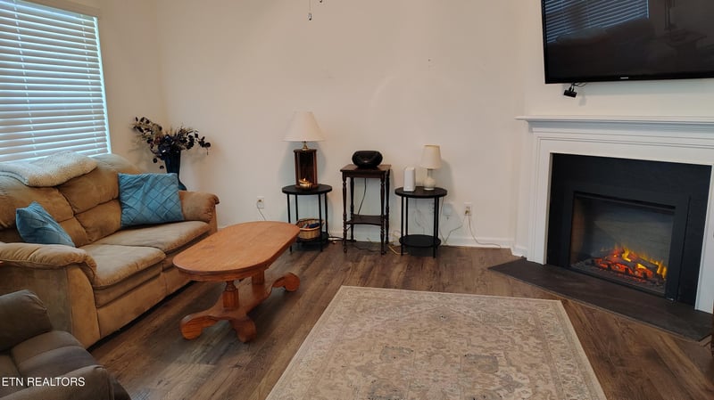 133 Ashe Ave, Lenoir City, TN 37771