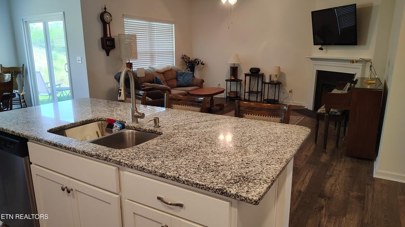 133 Ashe Ave, Lenoir City, TN 37771