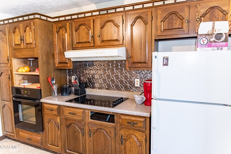 133 Back Rd, Sharps Chapel, TN 37866
