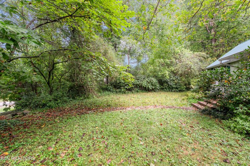 133 Crescent Rd, Norris, TN 37828