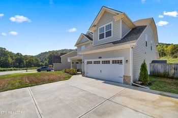 133 Forest Creek Pkwy, Oak Ridge, TN 37830
