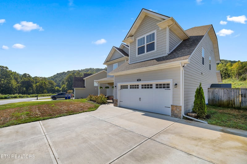 133 Forest Creek Pkwy, Oak Ridge, TN 37830