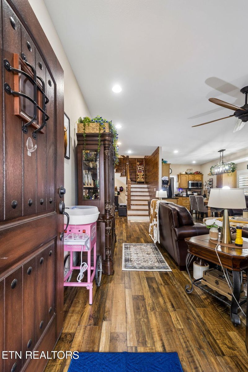 133 Ivy Ln, Helenwood, TN 37755