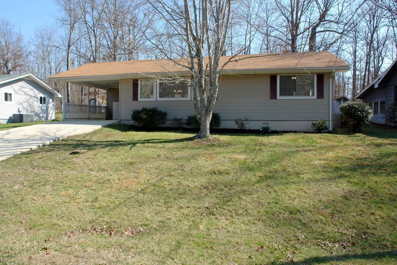 133 Jasper Dr, Crossville, TN 38558