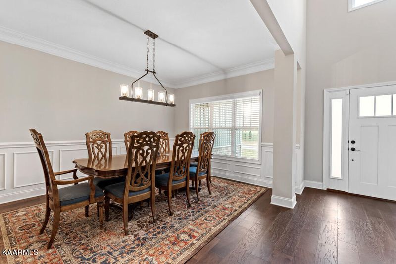 133 Mistletoeberry Rd, Oak Ridge, TN 37830