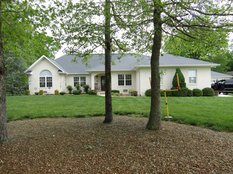 133 Myra Dr, Crossville, TN 38572