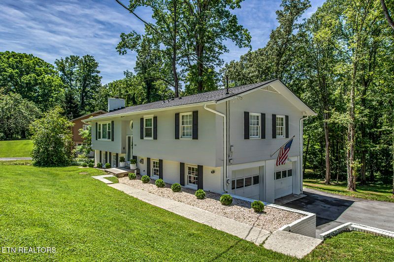 133 Nebraska Ave, Oak Ridge, TN 37830