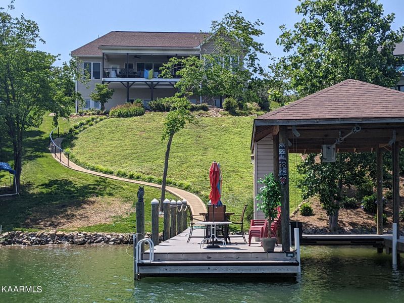 133 Oostagala Dr, Loudon, TN 37774