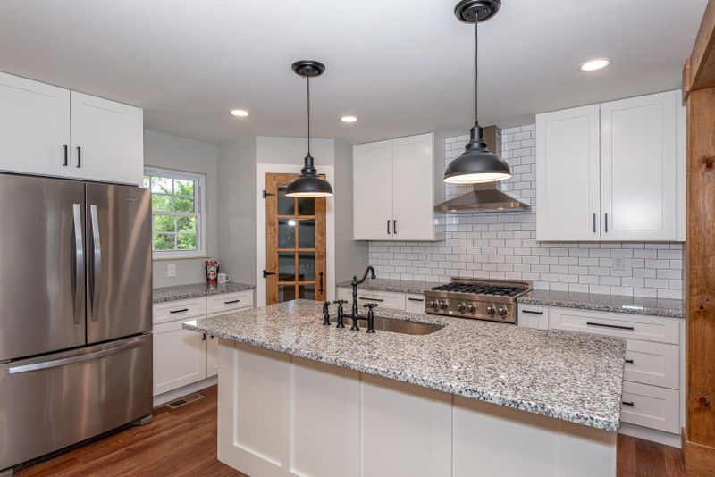 133 Sweet Tea Ln, Greenback, TN 37742