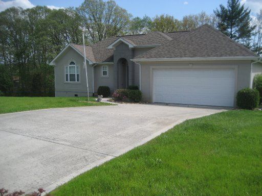 133 Uphill Dr, Madisonville, TN 37354