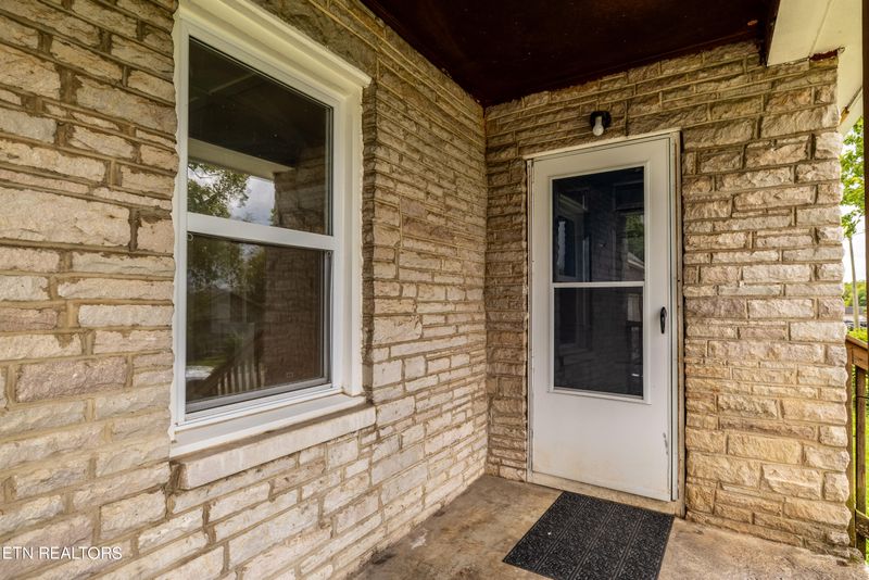 133 W Edison St, Alcoa, TN 37701