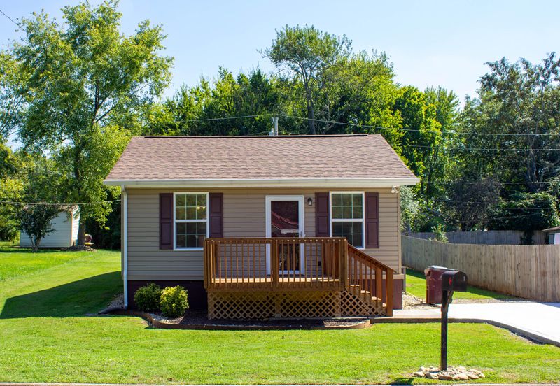133 W Watt St, Alcoa, TN 37701