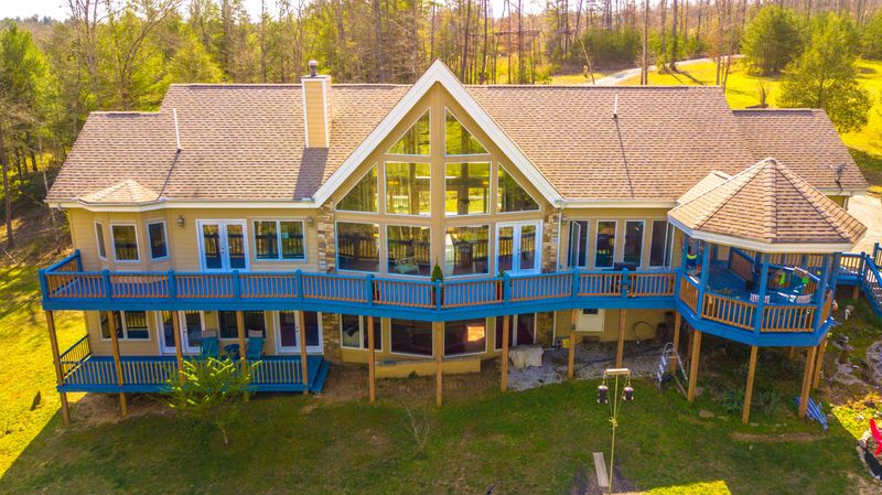 133 Walnut Dr, Deer Lodge, TN 37726