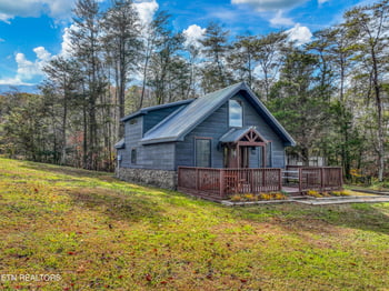 133 Westwing Cave Rd, Townsend, TN 37882