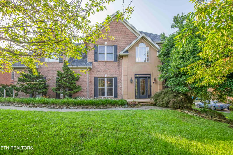 1330 Berkley Hills Ln, Powell, TN 37849