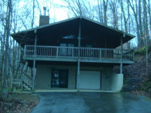 1330 Creek Side Dr, Sevierville, TN 37876