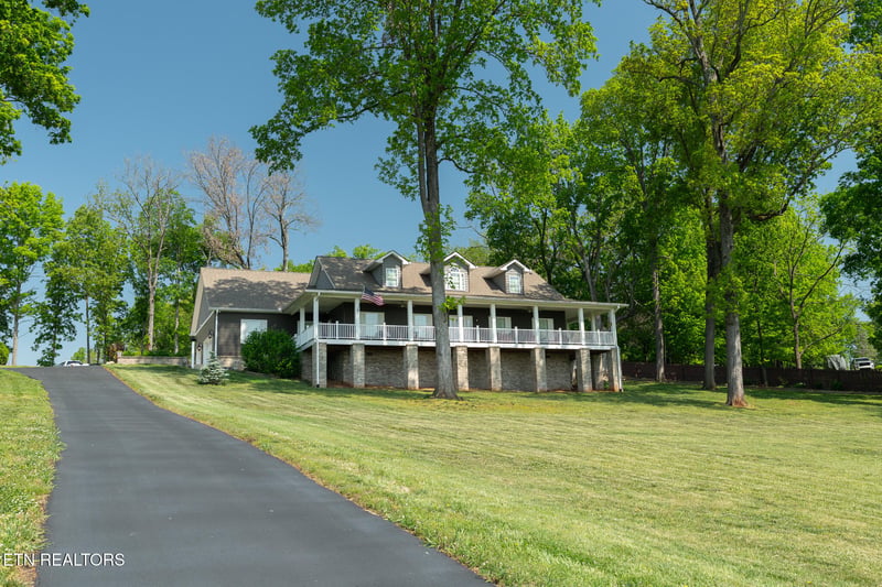1330 Jim Fain Rd, Sevierville, TN 37876