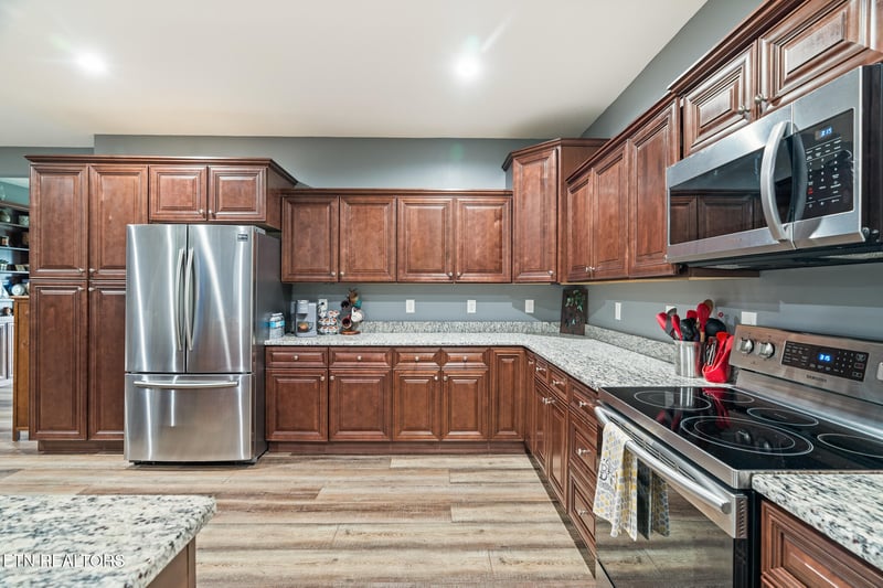 1330 Jim Fain Rd, Sevierville, TN 37876