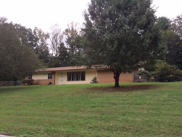 1330 Riley Dr, Lenoir City, TN 37771