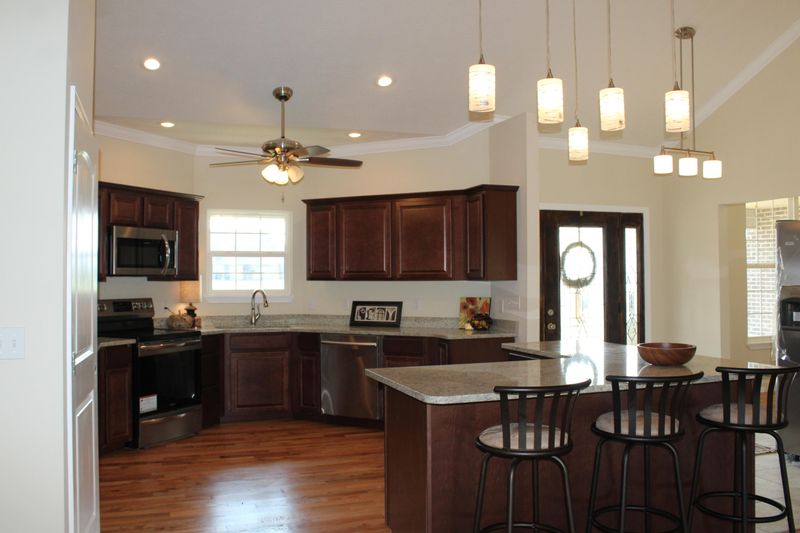 1330 Rippling Water Cir, Sevierville, TN 37876