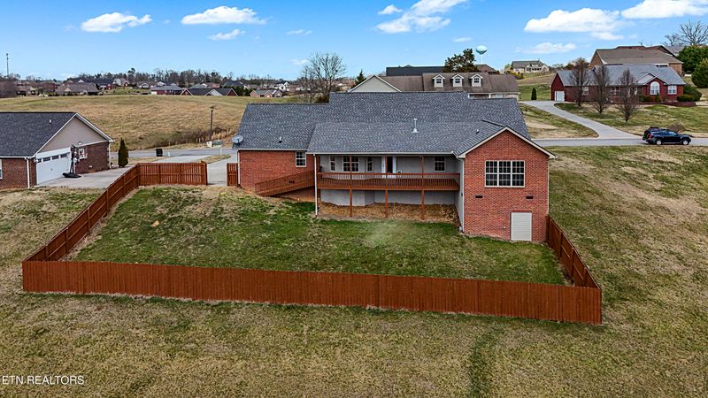 1330 Sugarland Cir, Sevierville, TN 37862