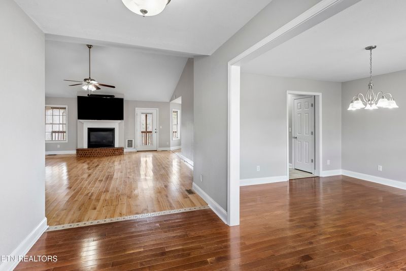 1330 Sugarland Cir, Sevierville, TN 37862