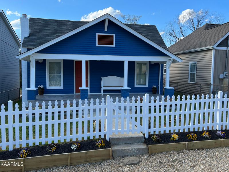 1333 W Baxter Ave, Knoxville, TN 37921