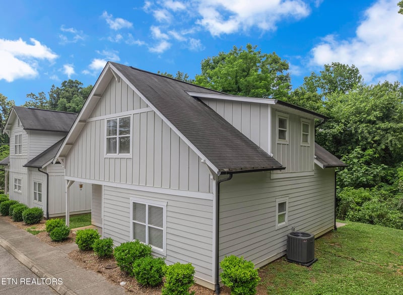 1334 Apple Blossom Way, Knoxville, TN 37920