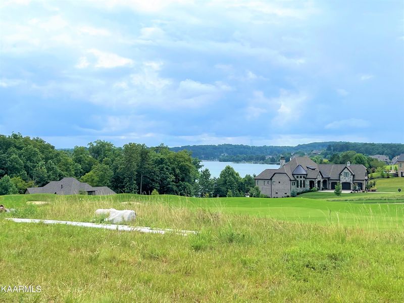 13373 Lighthouse Pointe Dr, Lenoir City, TN 37772