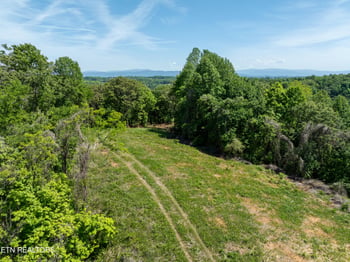 13389 Meadow Rd, Lenoir City, TN 37772