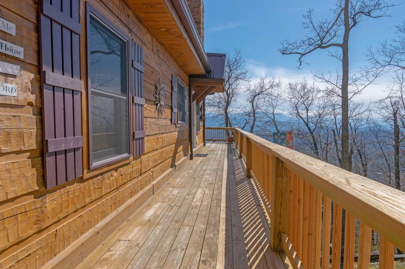 1339 Aintree Dr, Sevierville, TN 37876