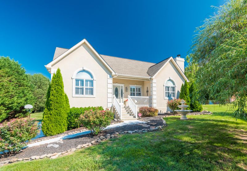 1339 Berkley Hills Ln, Powell, TN 37849