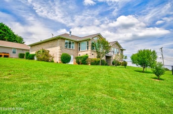 1339 Jim Fain Rd, Sevierville, TN 37876