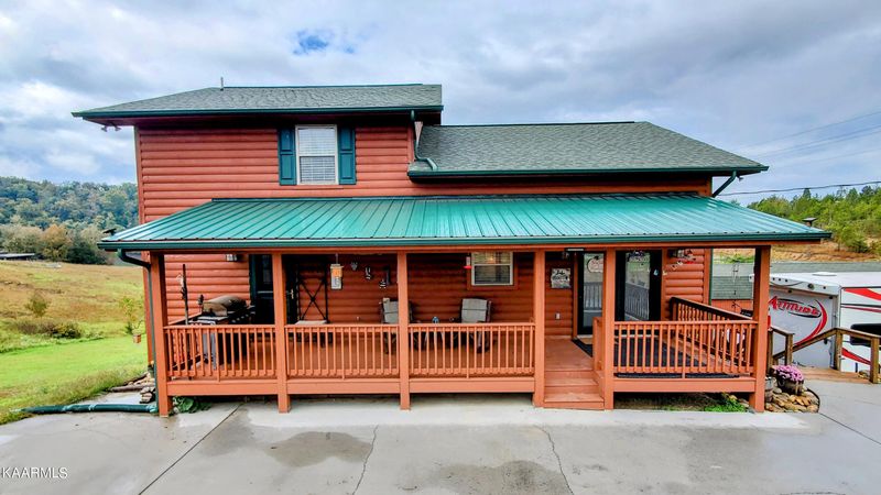 1339 Parrotts Chapel Rd, Sevierville, TN 37876