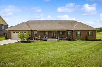 1339 Rippling Waters Cir, Sevierville, TN 37876