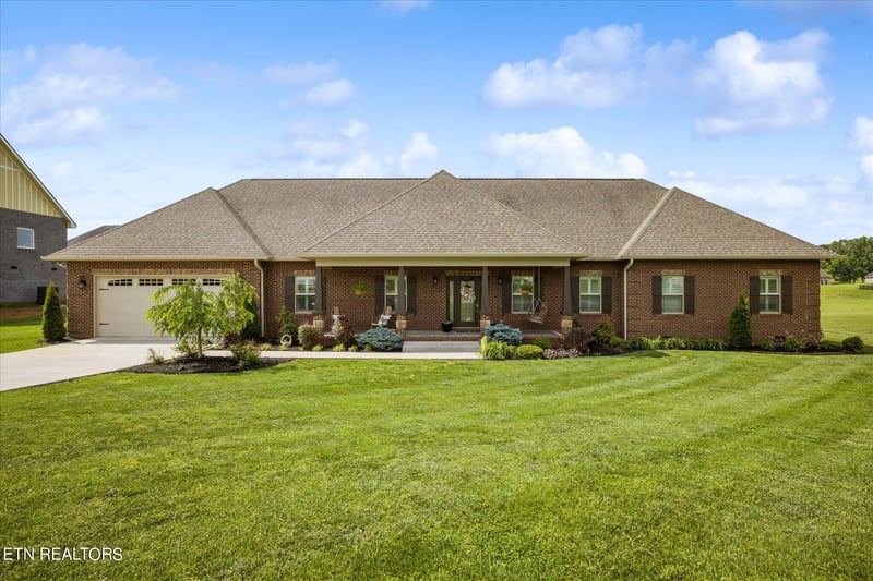 1339 Rippling Waters Cir, Sevierville, TN 37876