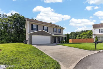 1339 Zamora Ln, Knoxville, TN 37912