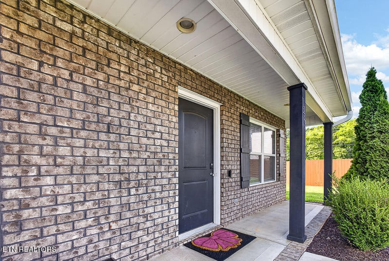 1339 Zamora Ln, Knoxville, TN 37912