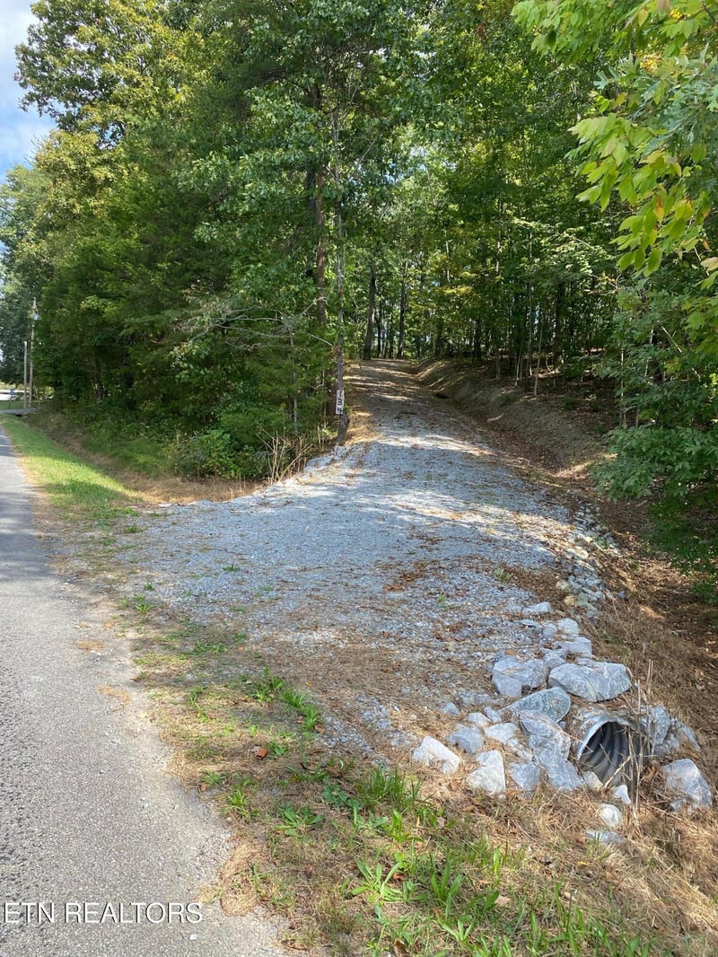 134 County Road 212, Athens, TN 37303